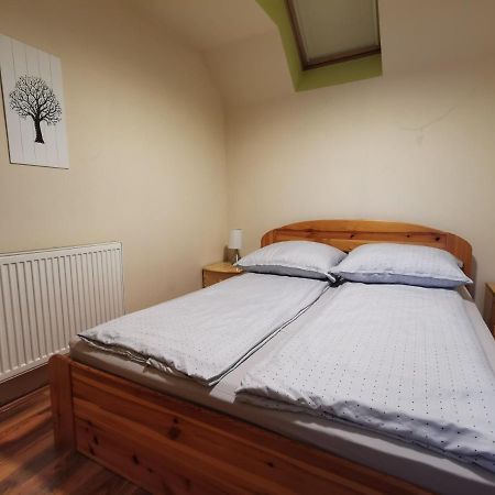 גיולה Galery Apartman מראה חיצוני תמונה