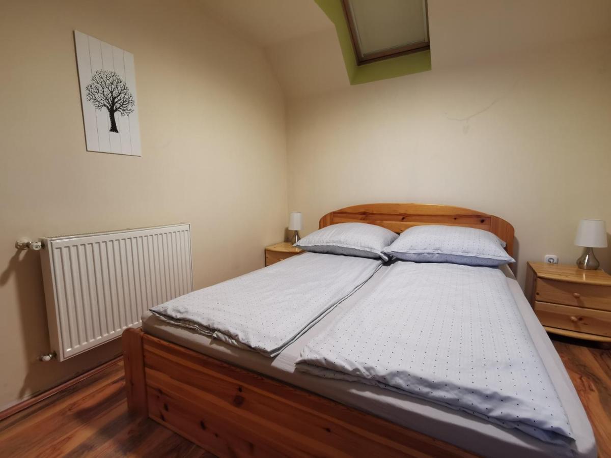 גיולה Galery Apartman מראה חיצוני תמונה