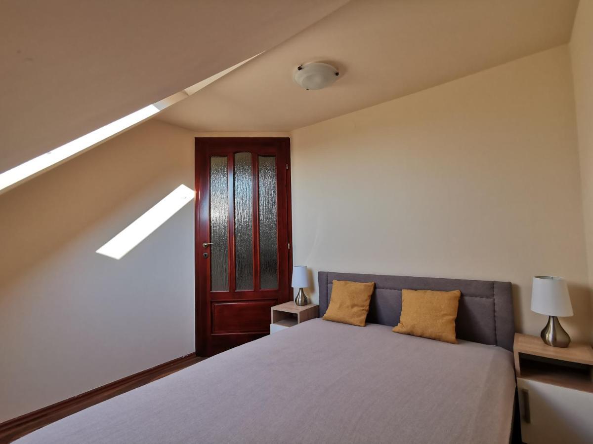 גיולה Galery Apartman מראה חיצוני תמונה